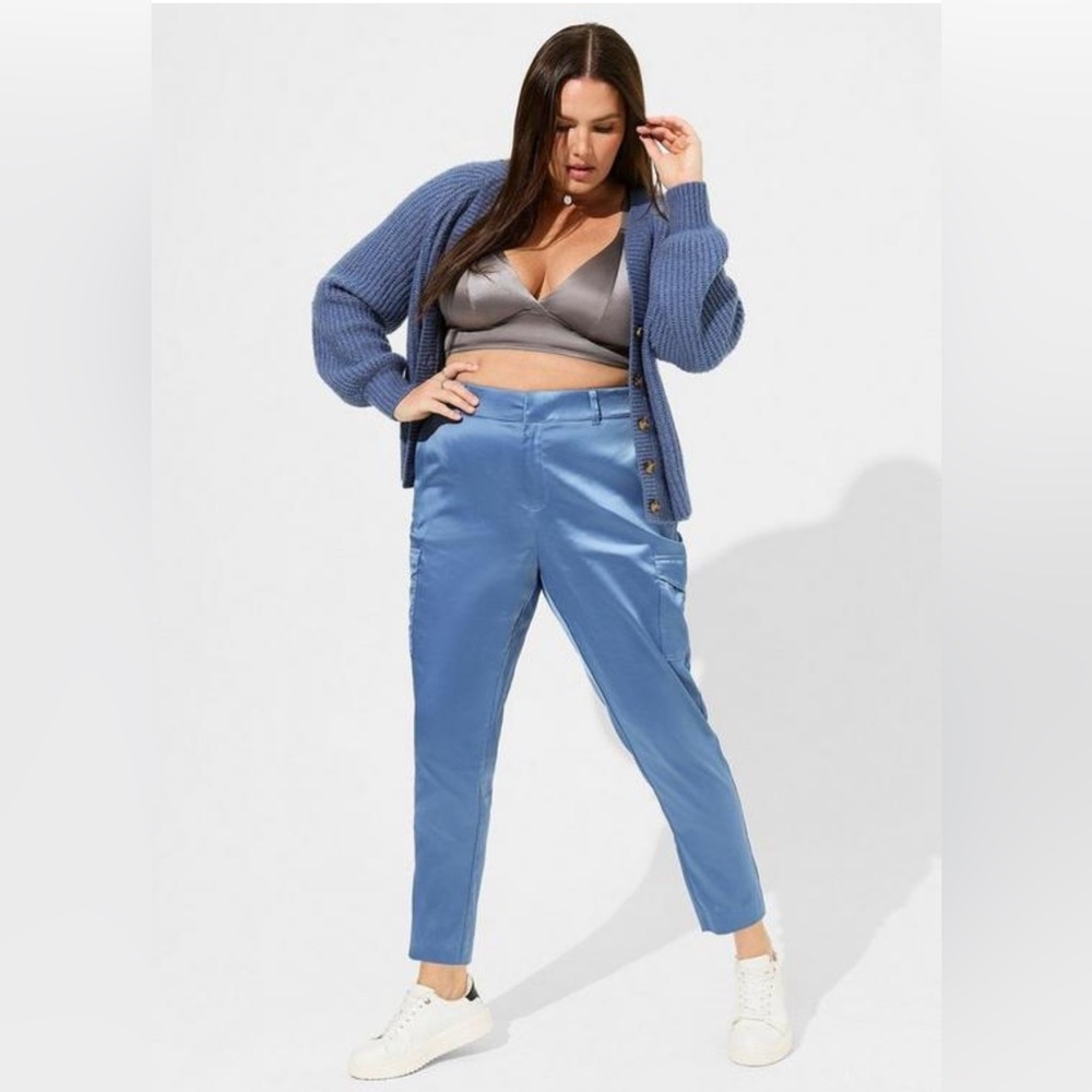 Torrid NWT Relaxed Taper Satin Cargo Pant